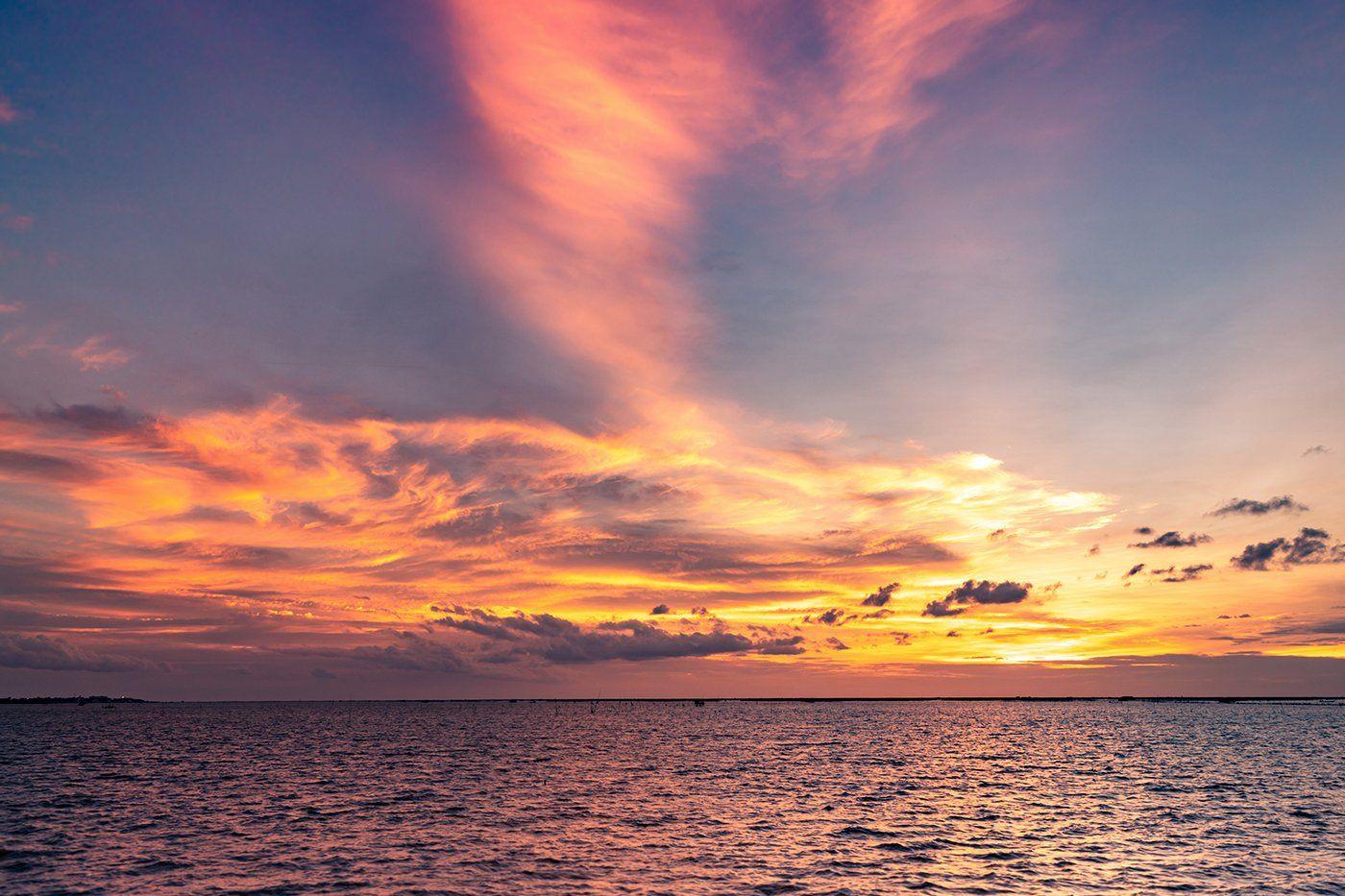 sunset-sky-over-ocean